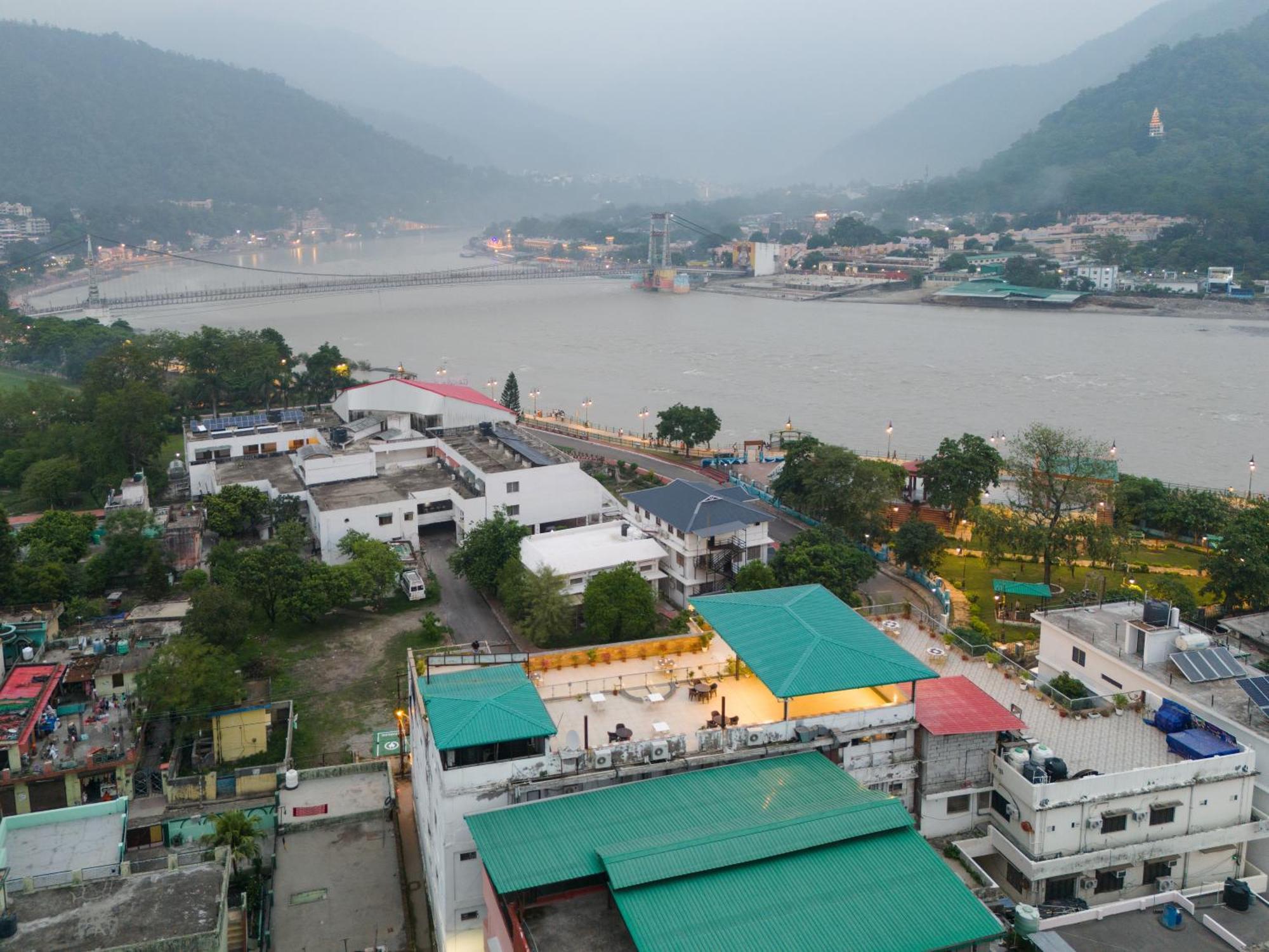 Hotel Indira Nikunj Rishīkesh Buitenkant foto