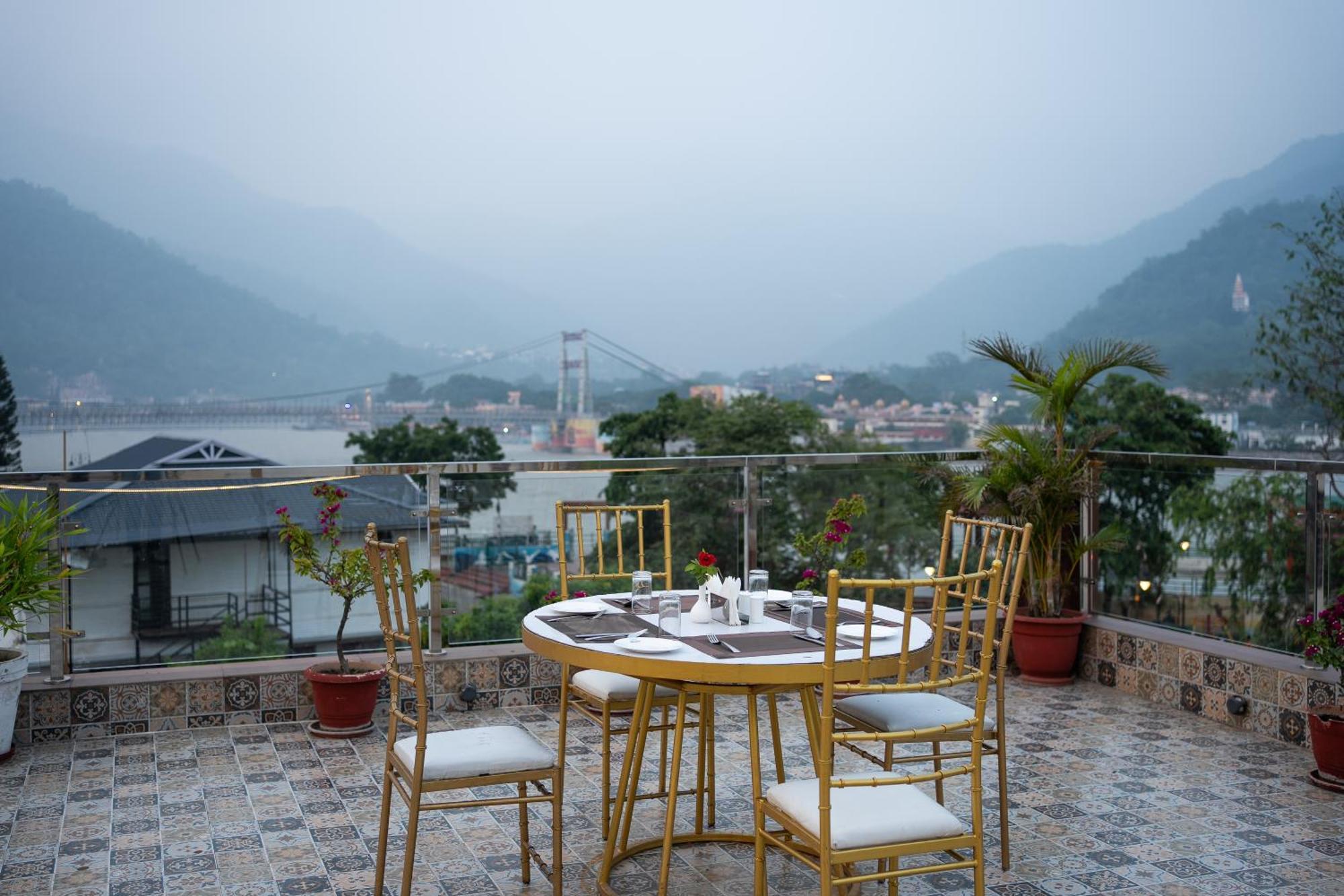 Hotel Indira Nikunj Rishīkesh Buitenkant foto